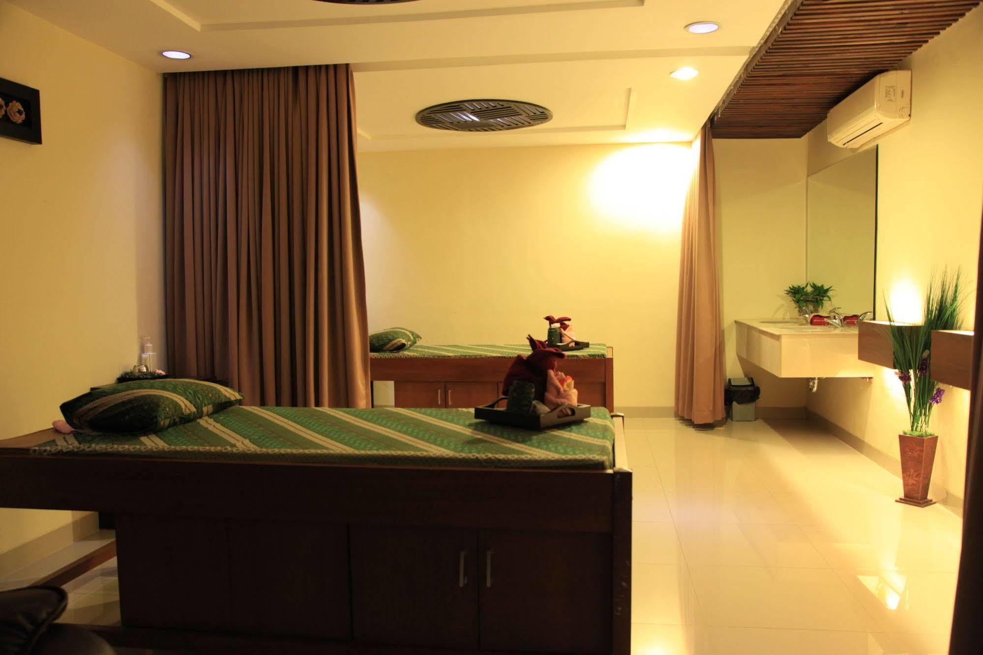Aerotel Smile Losari 3* Makassar
